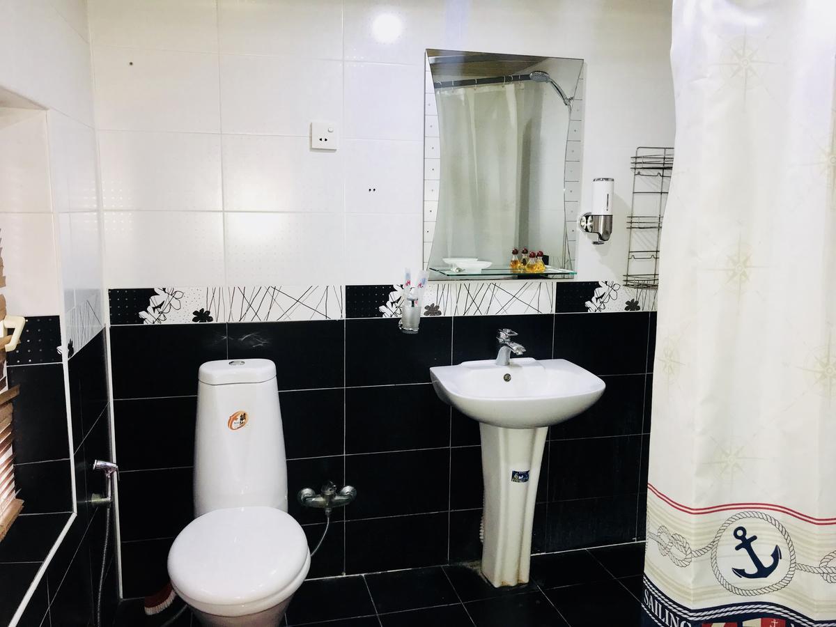 Check-In Hostel باكو المظهر الخارجي الصورة